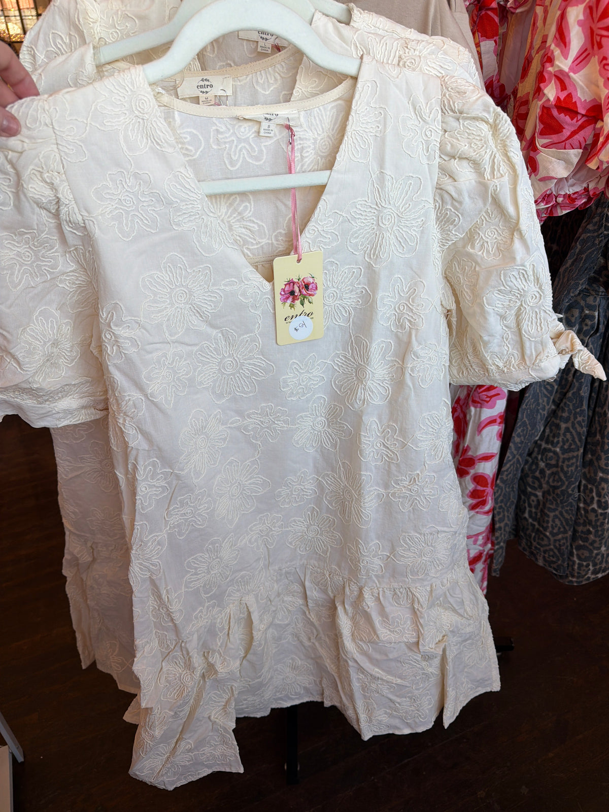 Cream detail mini