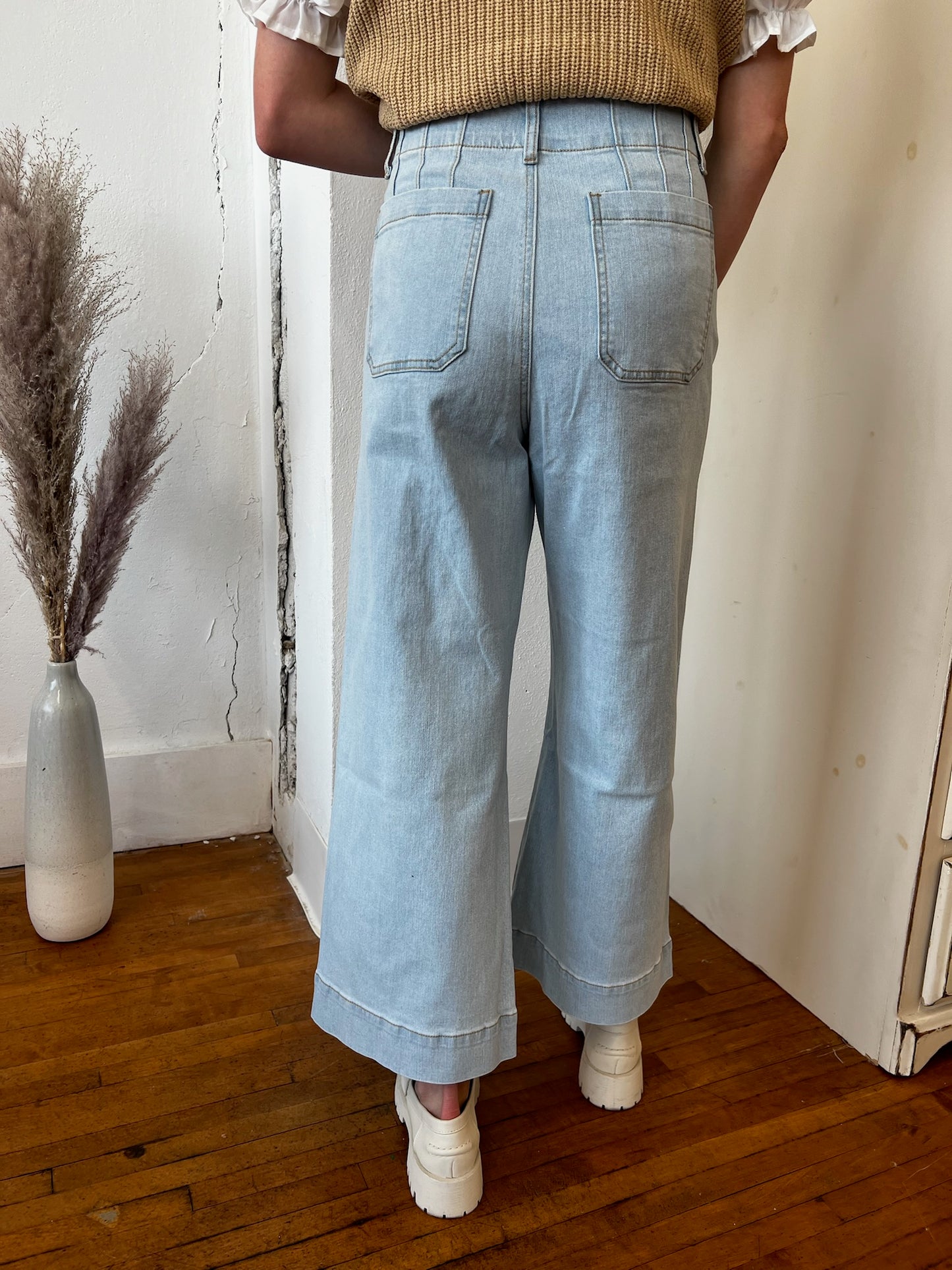 Light Washed Wide Leg Jeans